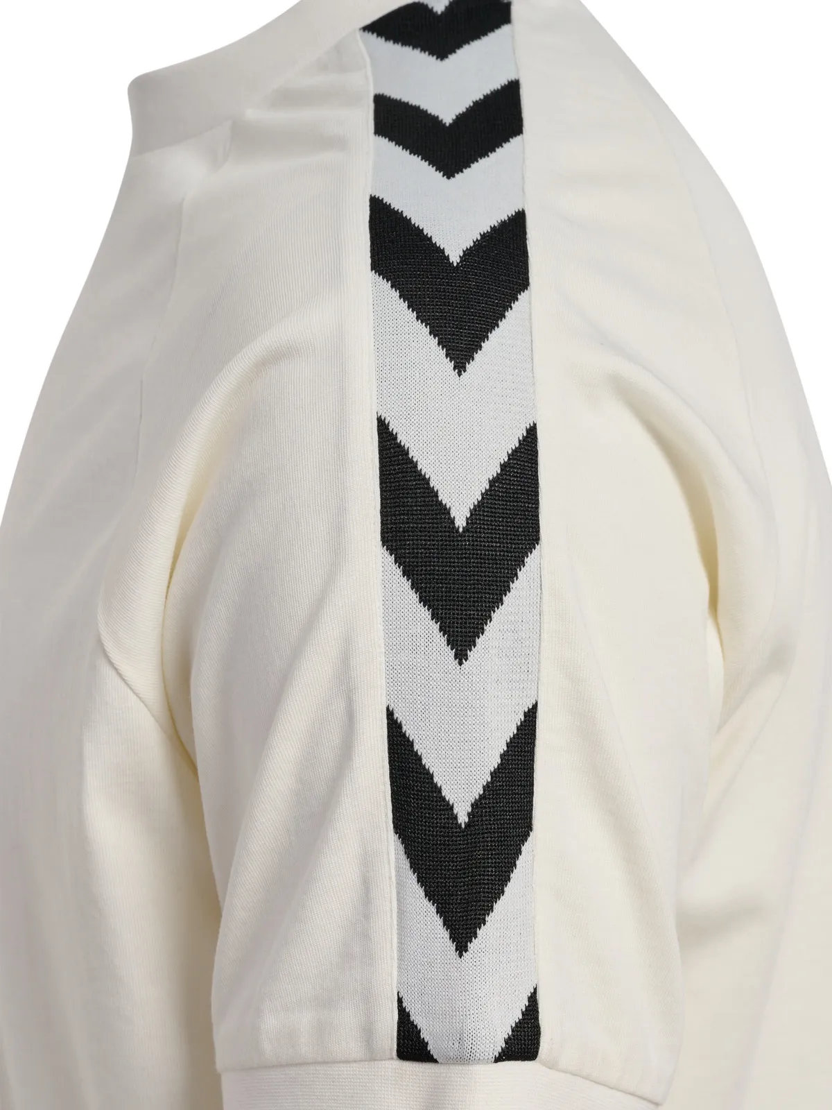 Hummel Unisex hmlARCHIVE Loose T-Shirt Short Sleeve Blanc De Blanc | Buy Hummel Unisex hmlARCHIVE Loose T-Shirt Short Sleeve Blanc De Blanc here | Outnorth