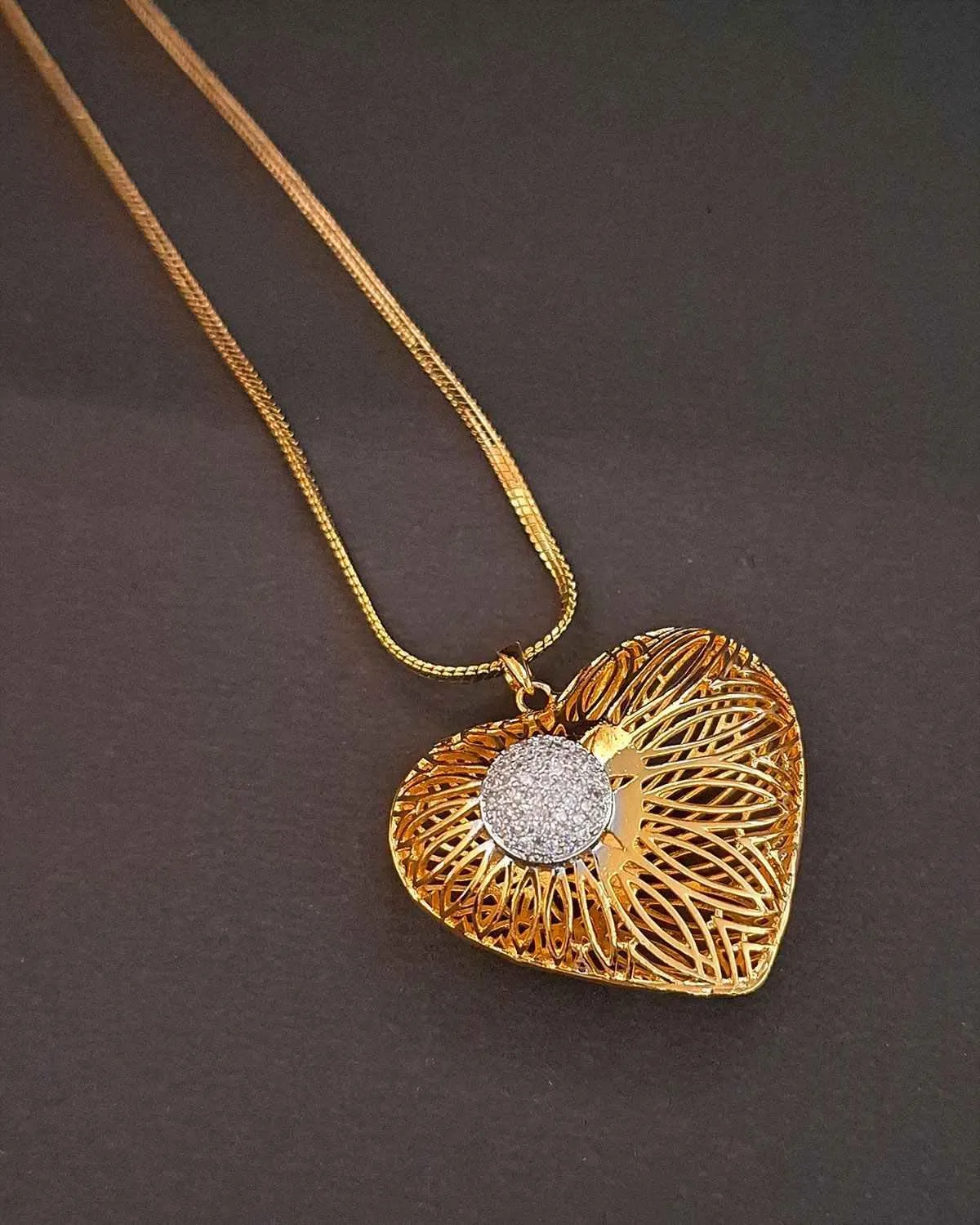 Zevarly Anchal Locket with Chain