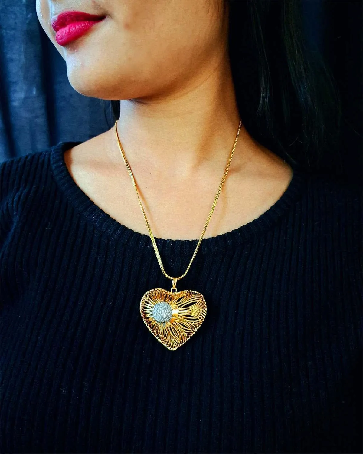 Zevarly Anchal Locket with Chain