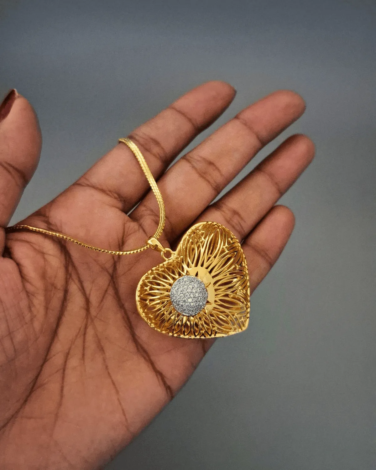Zevarly Anchal Locket with Chain